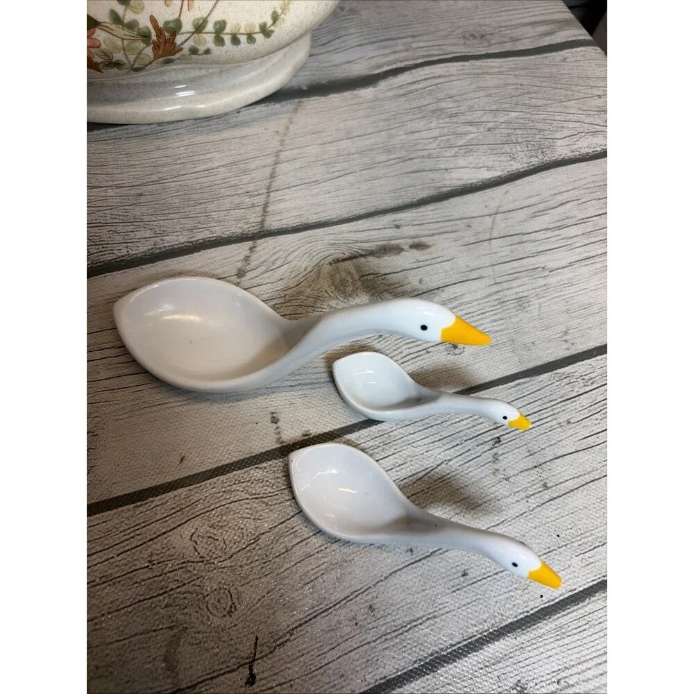 Set Of 3 Vintage Avon 1980s Ceramic Goose Geese Duck Nesting Measuring Spoons